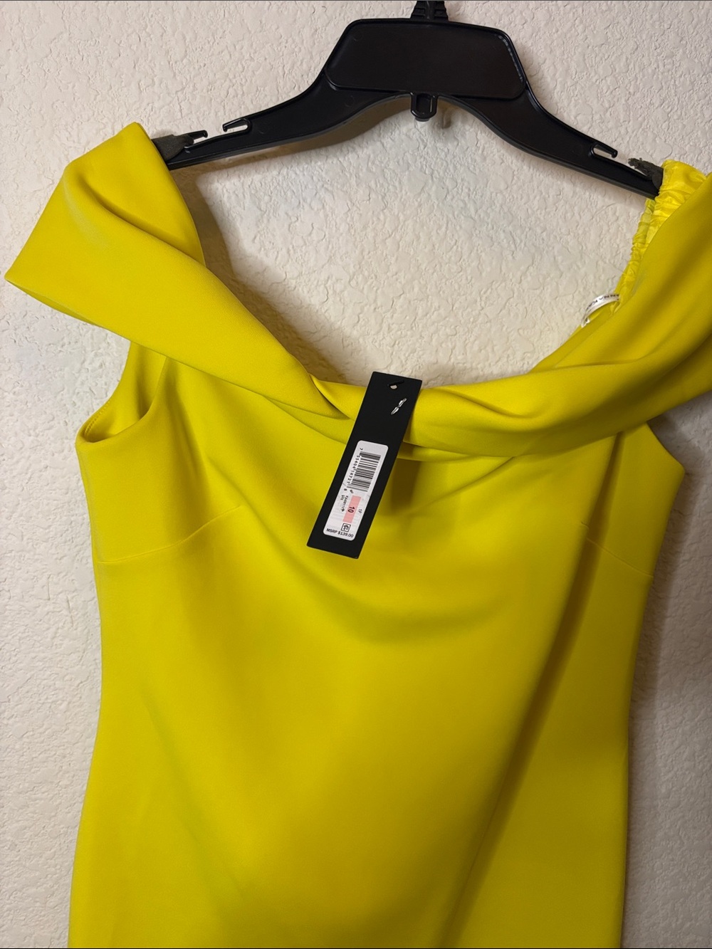 Yellow Off-Shoulder Sheath Dress - Picture 4 of 8